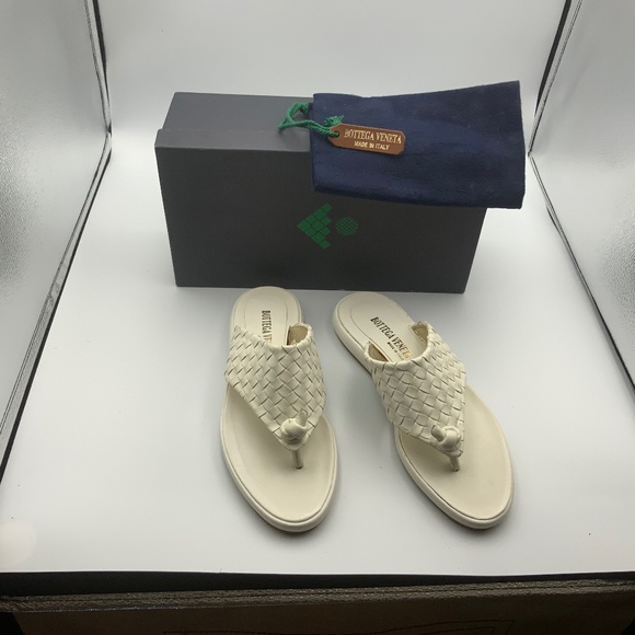 BOTTEGA VENETA LEATHER SANDALS - Picture 1 of 4